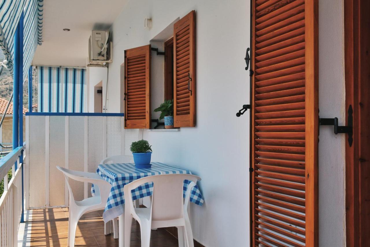 Seaview- 2 Space - Selfcatering Apartment - Helen No 3 ซิโรปิกาโด ภายนอก รูปภาพ